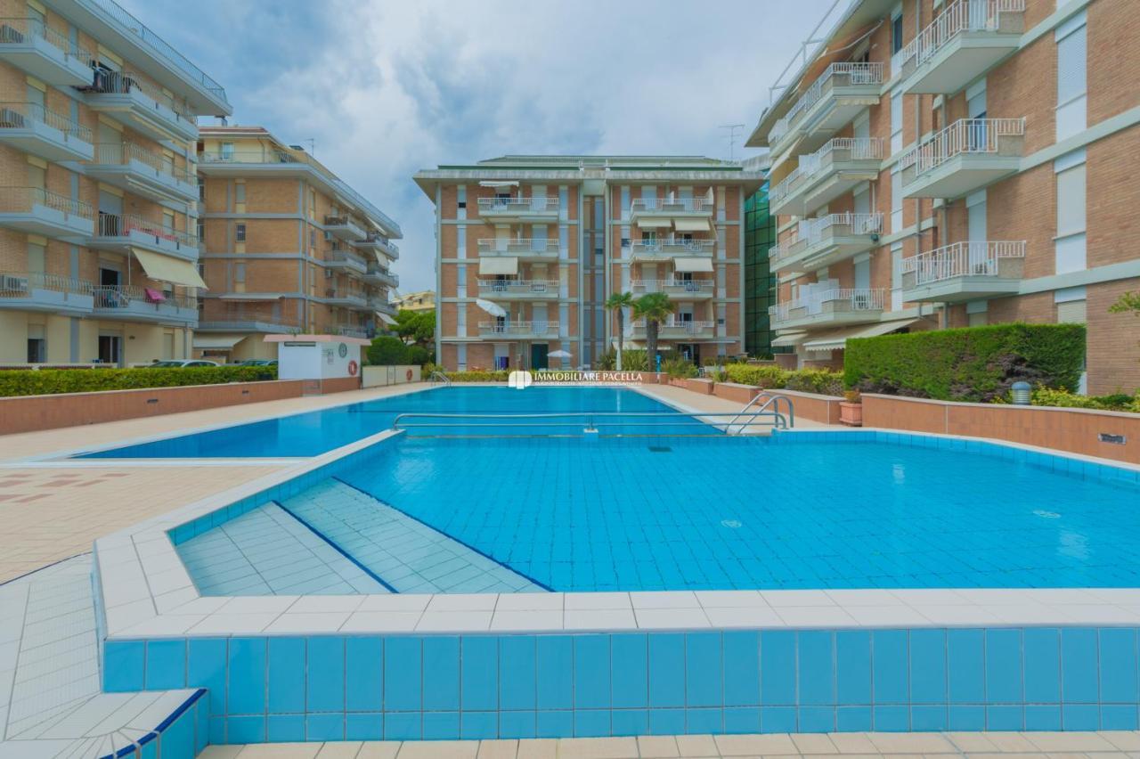 Residence Puerto Del Sol Immobiliare Pacella Lido di Jesolo Bagian luar foto