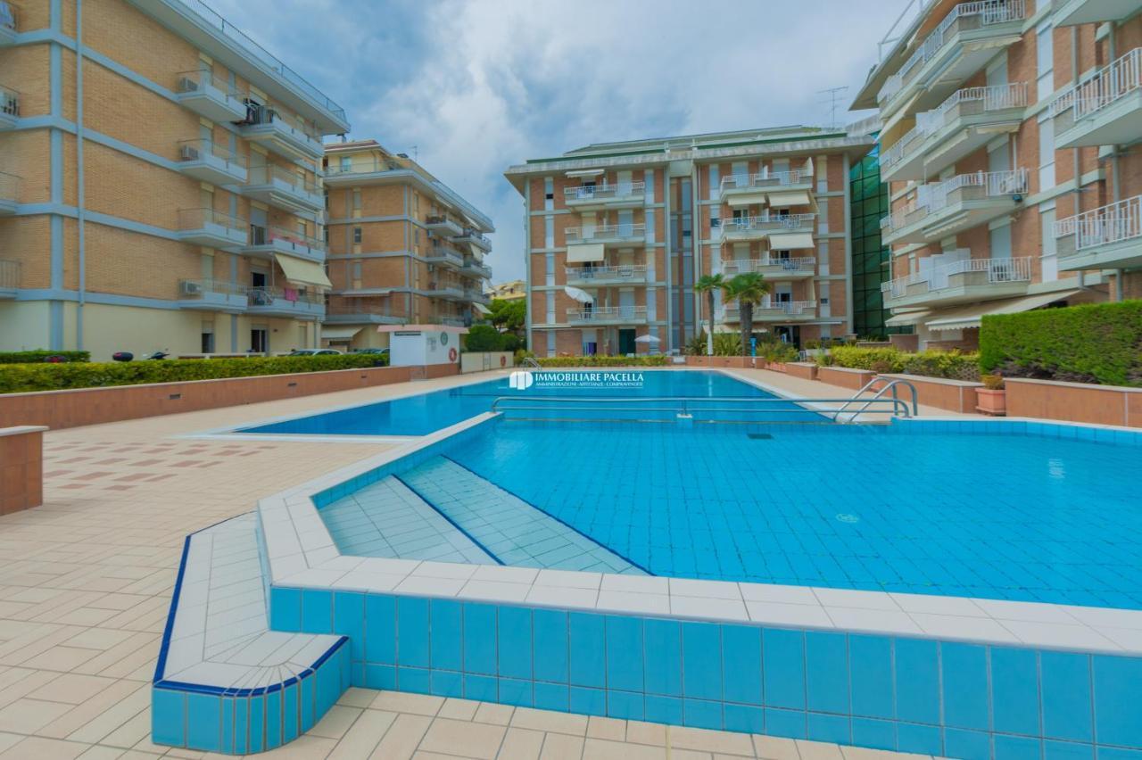 Residence Puerto Del Sol Immobiliare Pacella Lido di Jesolo Bagian luar foto